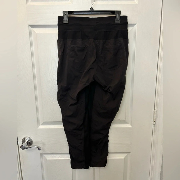 Lululemon Street To Studio Pant II *Unlined 28"
Black  size 6 - Picture 7 of 8